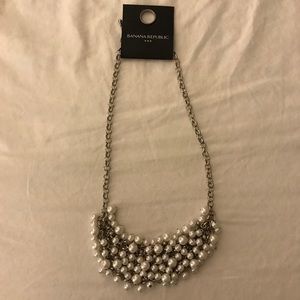 Never worn Banana Republic pearl necklace