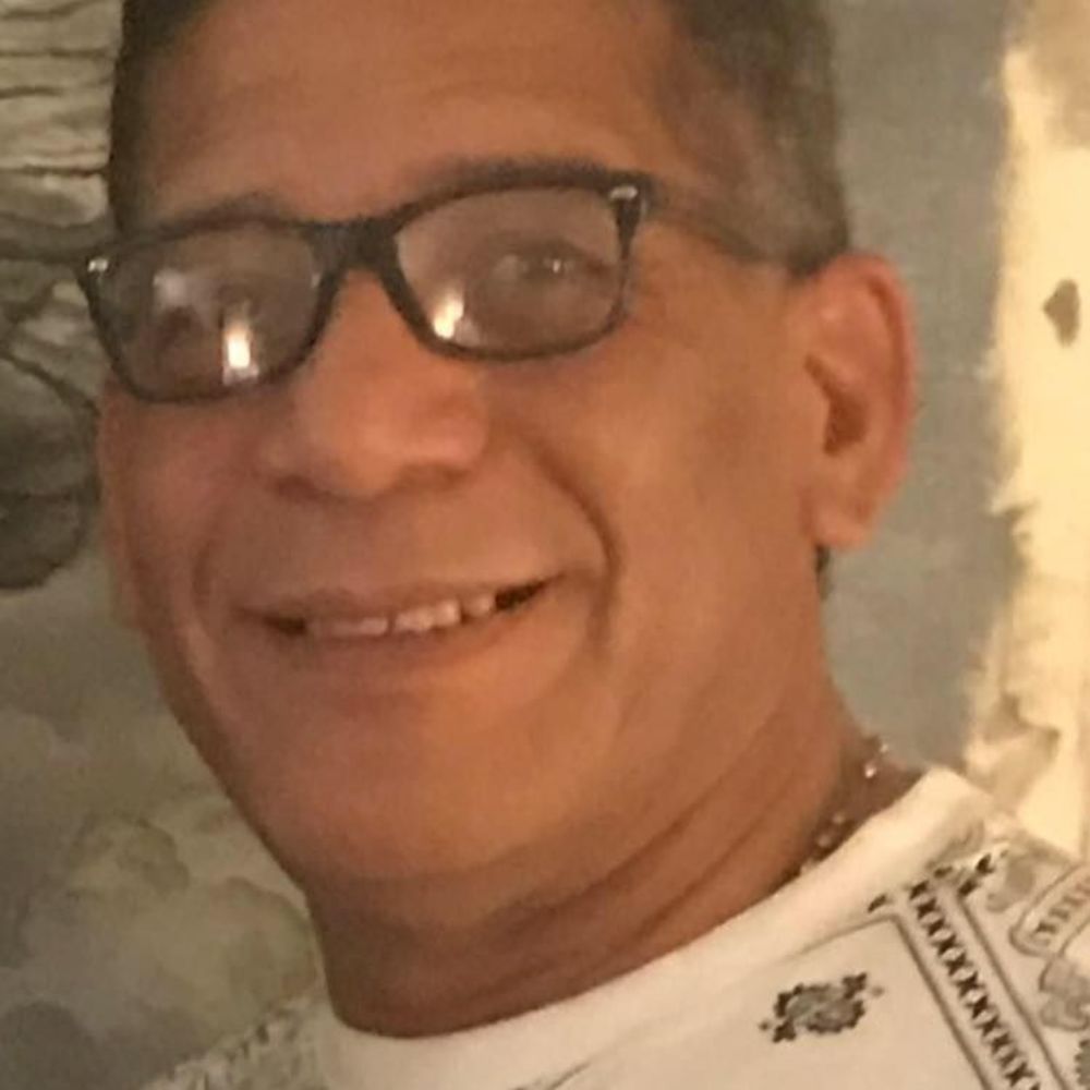 Meet your Posher, Carlos