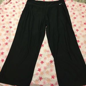 Nike FIT-dry athletic capris