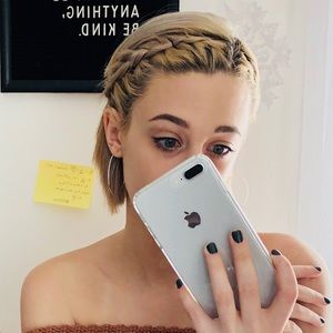 Meet your Posher, Amanda