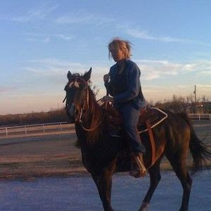 Meet your Posher, Leona