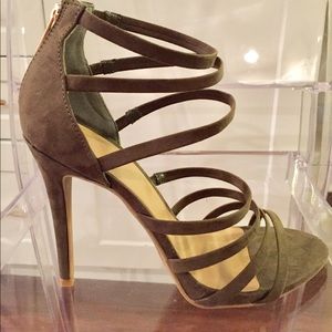 🆕 Olive 🥑 Strappy Heel! 🔥🔥🔥🔥