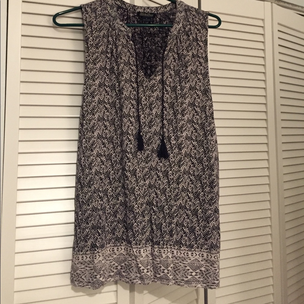 Navy & white Lucky Brand Sleeveless shirt