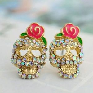 Skull stud earrings