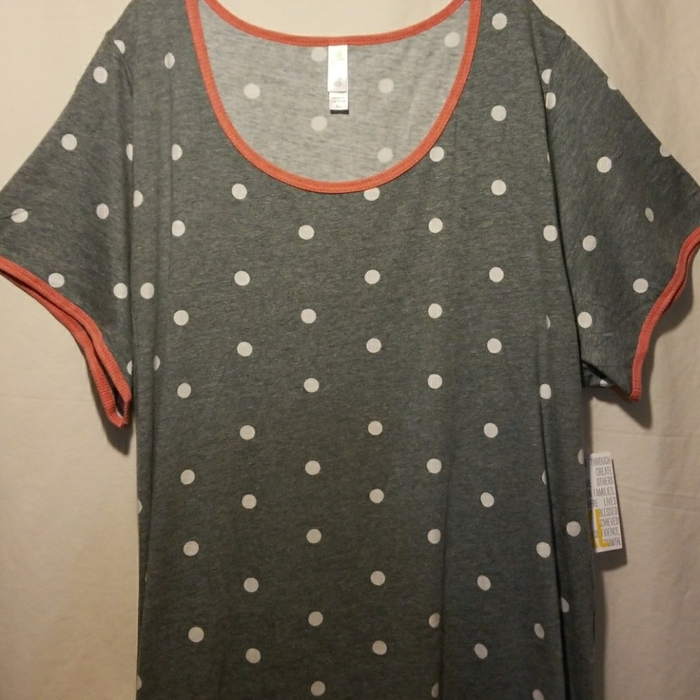 CLASSIC TEE 😍 SUPPER SOFT AND SUPER CUTE.
