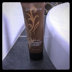 Younique self tanning lotion