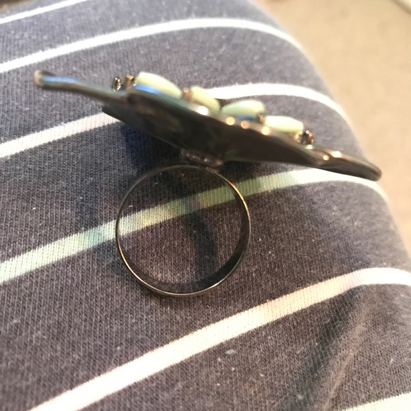 Flower ring - Picture 2 of 3