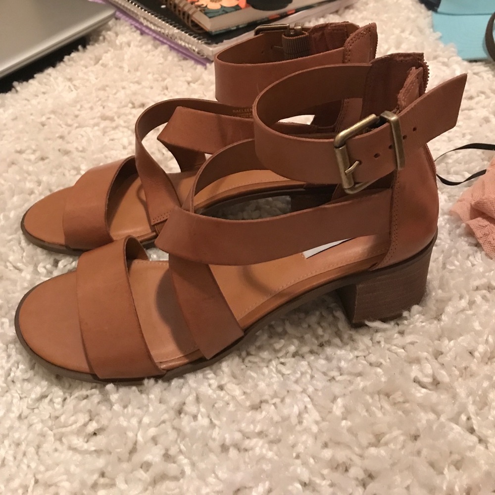 EUC Steve Madden Raeleen Sandal SIZE 9
