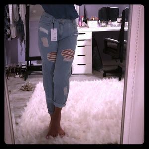 Boyfriend cut denim jeans