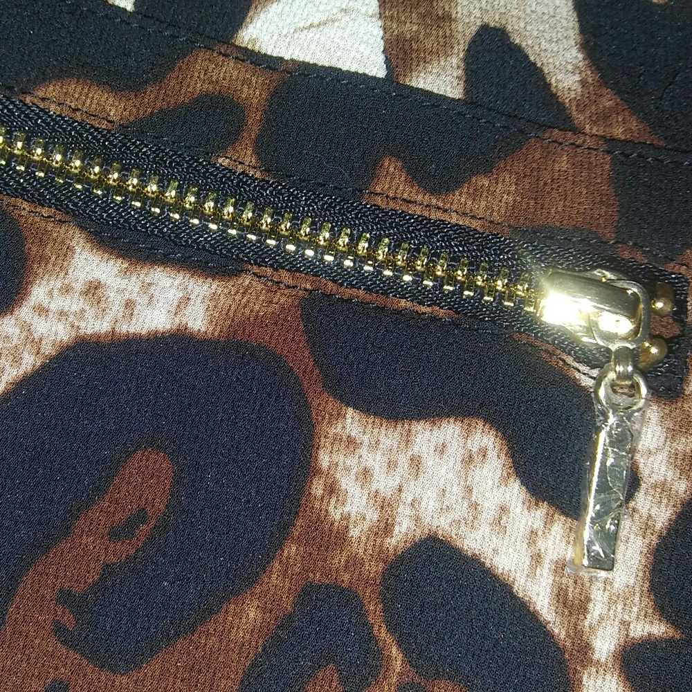 S&L Available! Leopard Pattern Rafaella Blouse - Picture 4 of 8