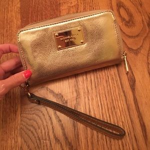 Michael Kors gold wriset