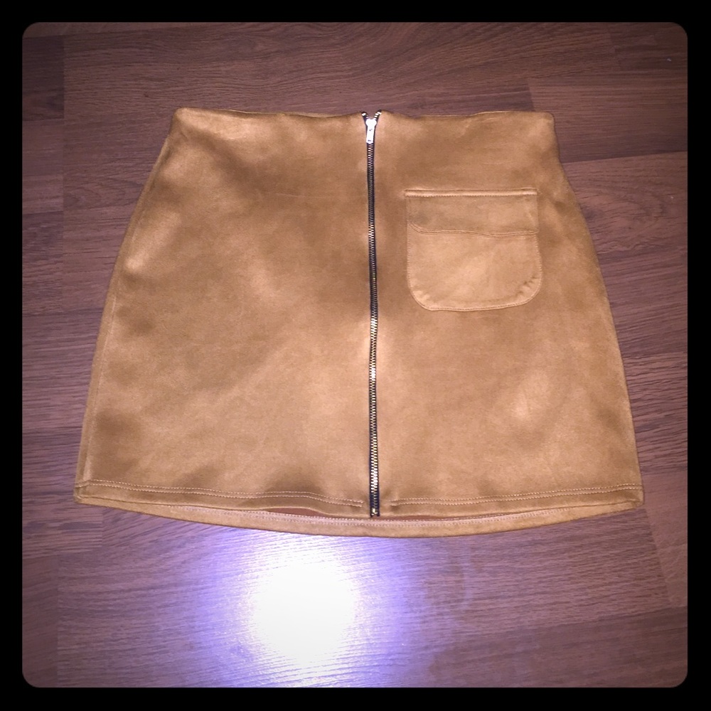 Faux suede skirt - Picture 1 of 4