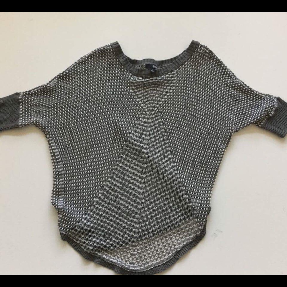 A.n.a grey white sweater cute and comfy
