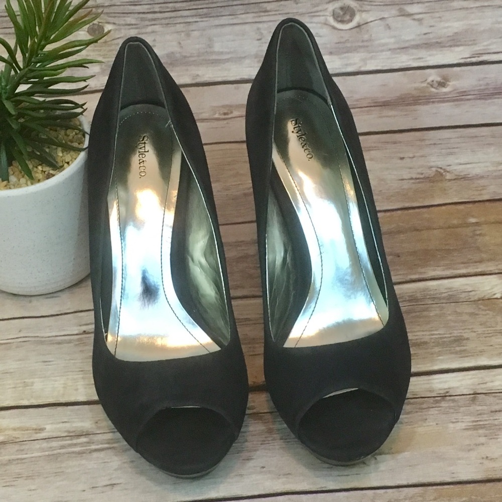 STYLE & CO. NAVY SUEDE PEEP TOE HEELS