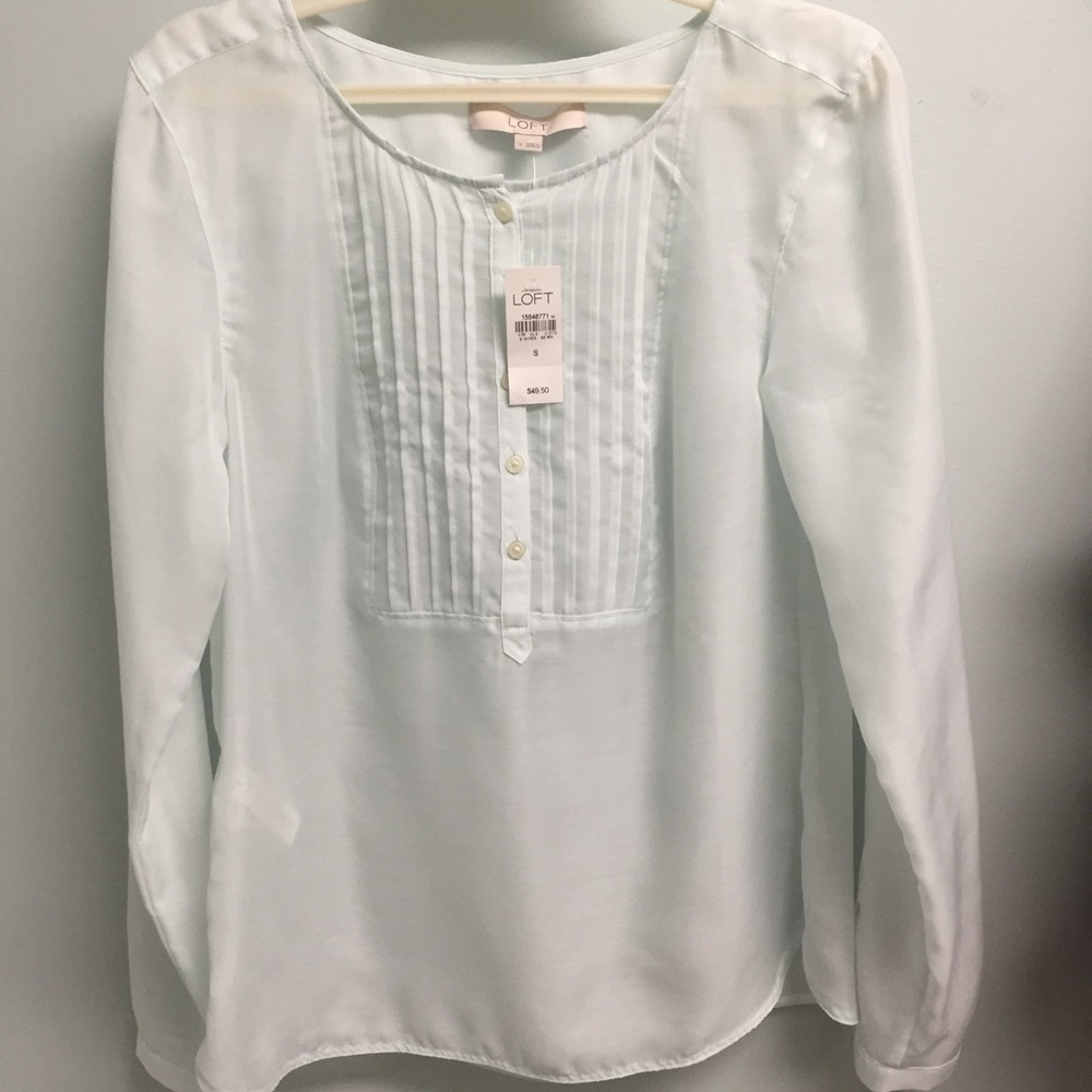 Mint green sheer Loft blouse. NWT