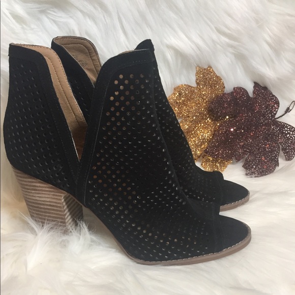 Size 10M Lucky Brand Booties - Picture 2 of 7