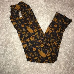 EUC LuLaRoe Fall Full Length Legging OS