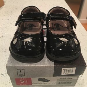 Used See Kao Run Adeline black patent 5.5 Walker