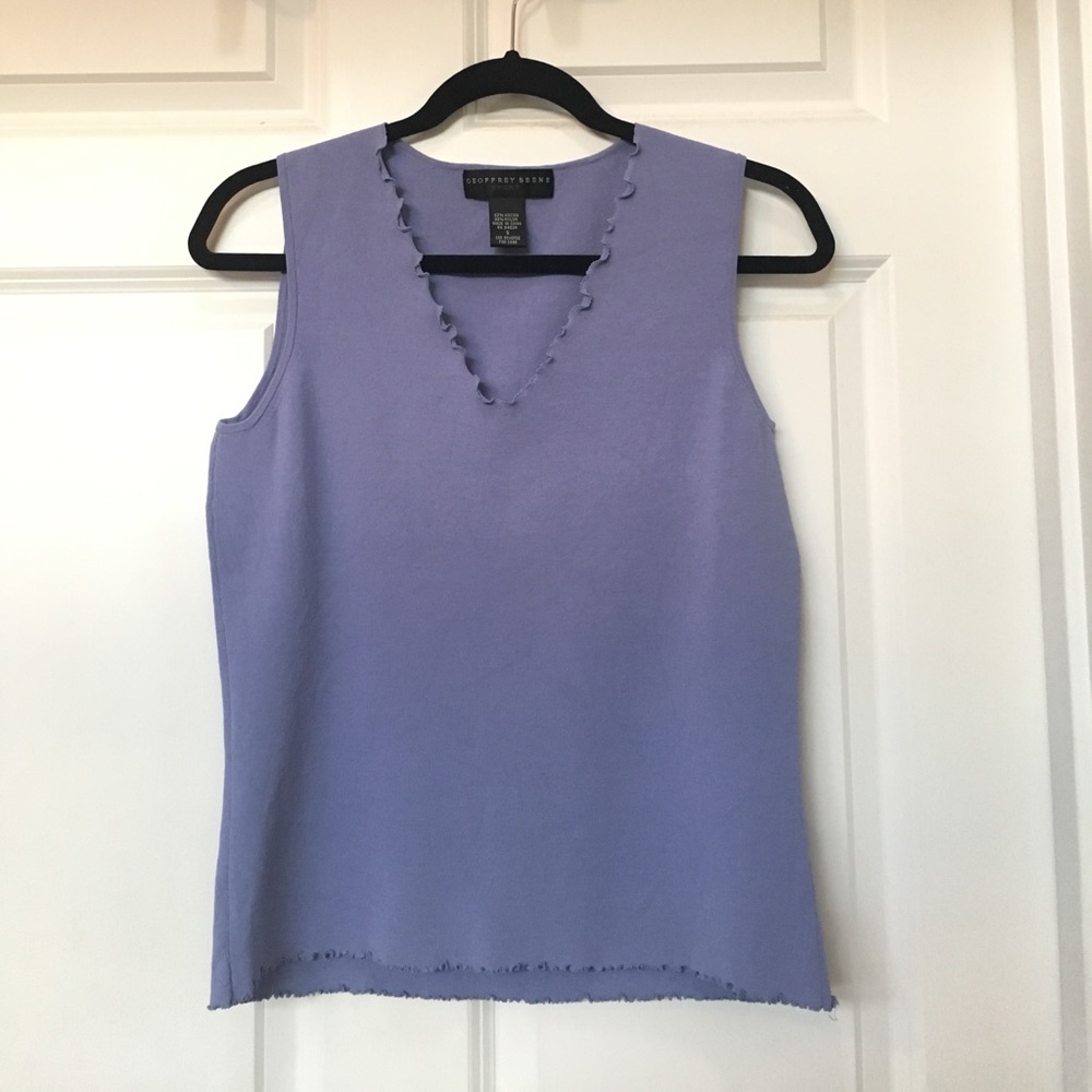 Sleeveless sweater top with lettuce leaf edges SM