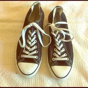 Men's black and white converse sneakers size 10