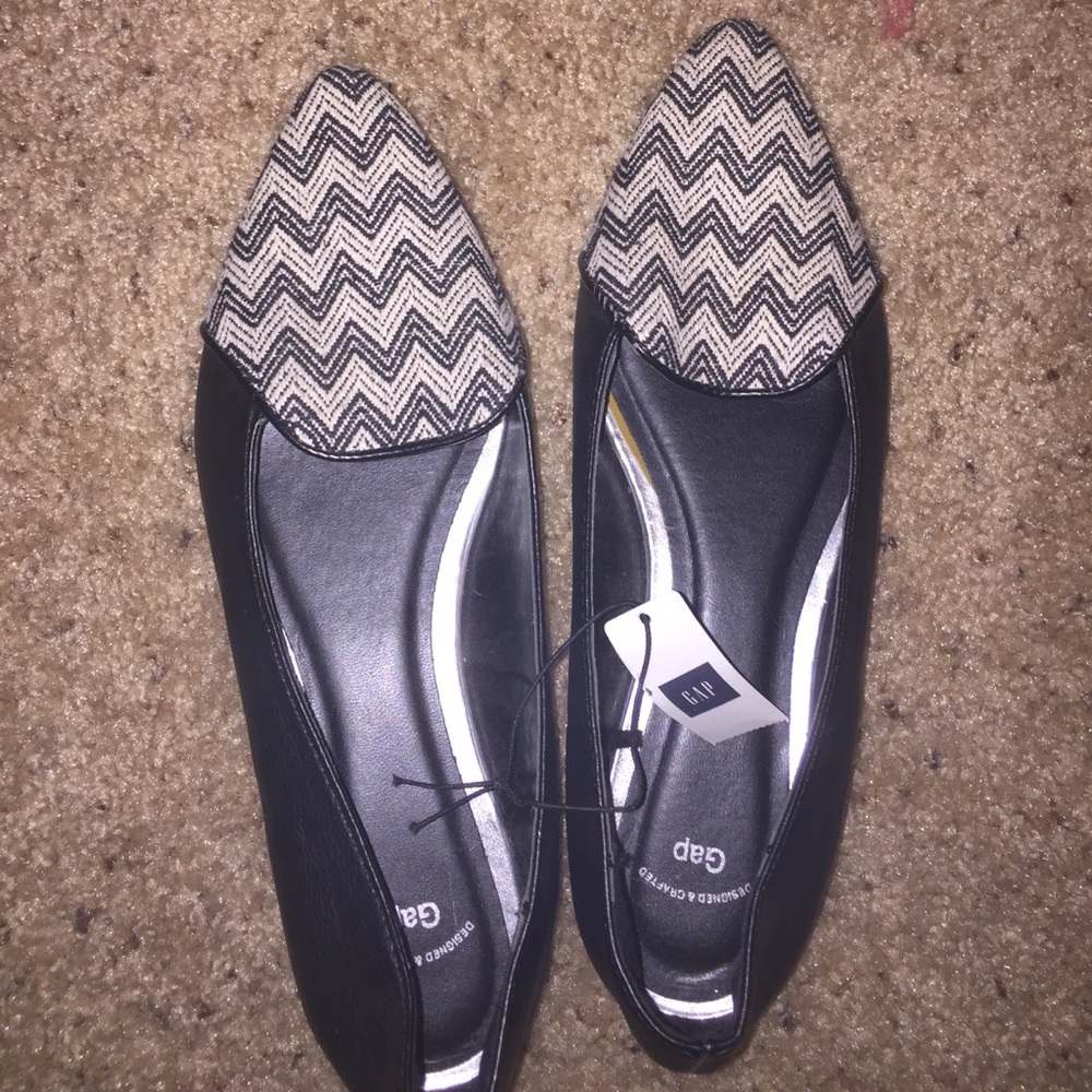WOMEN GAP SLIP ONS