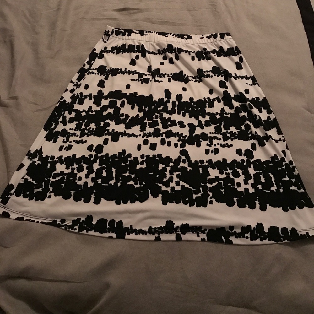 Black and White mini skirt