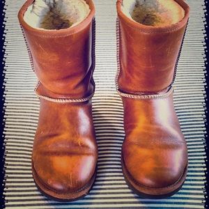 Classic women's short style UGG boots!