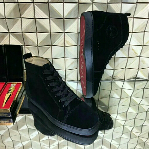 Christian Louboutin - Picture 3 of 6