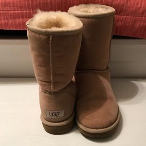 Short Ugg boots