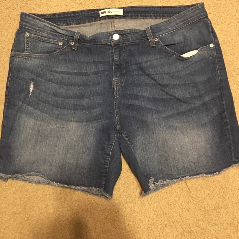 Levi’s Plus sz 22 shorts. Super cute!!