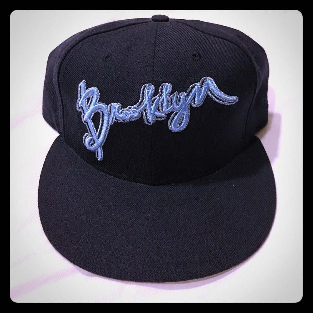 NAVY BLUE BROOKLYN NEW YORK HAT !!