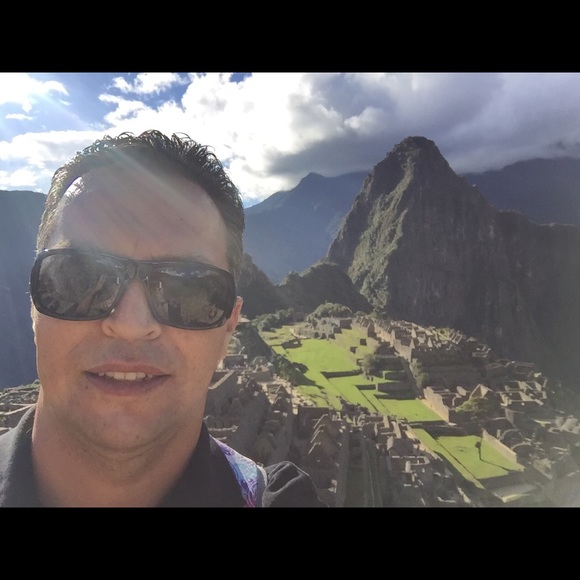 Meet your Posher, Carlos - Picture 1 of 1