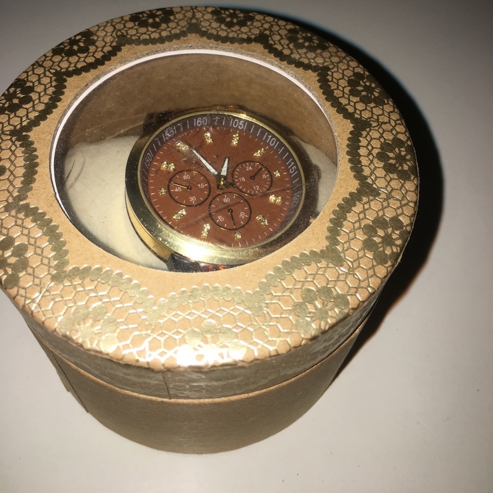 Watch - Picture 3 of 3