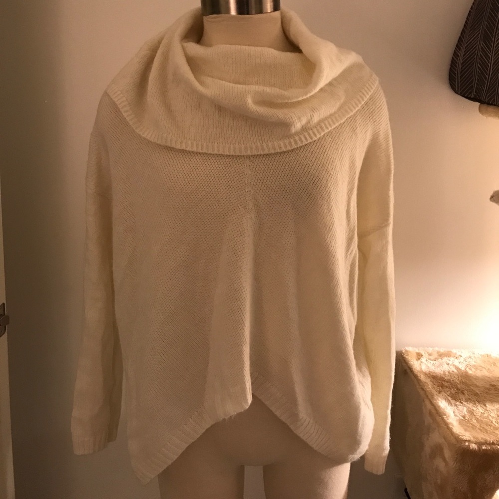 EUC Express Cream Sweater