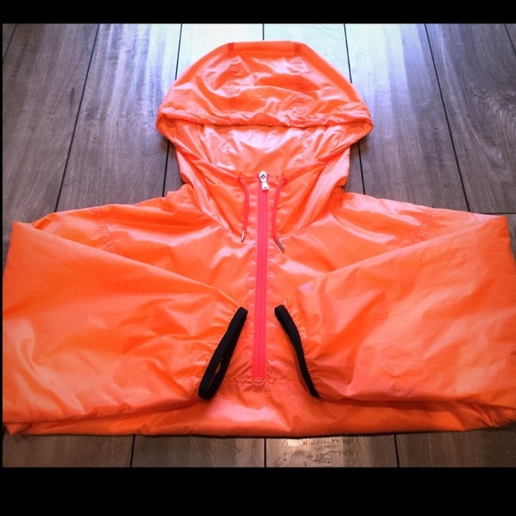 Nike 3/4 Windrunner Crop Jacket!! - Picture 2 of 7