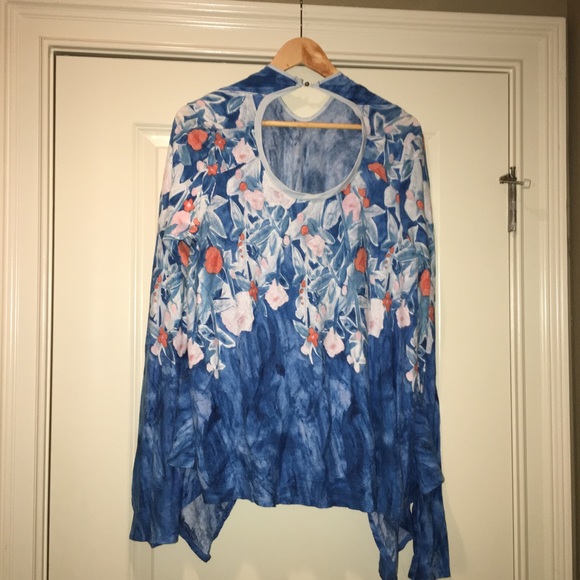 Anthropologie flowing top - Picture 3 of 4