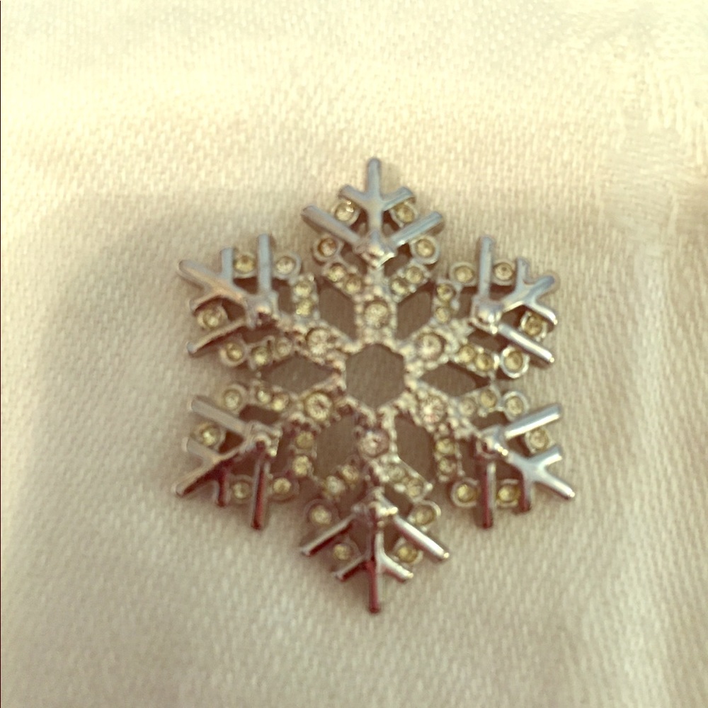 Silver Snowflake Pendant