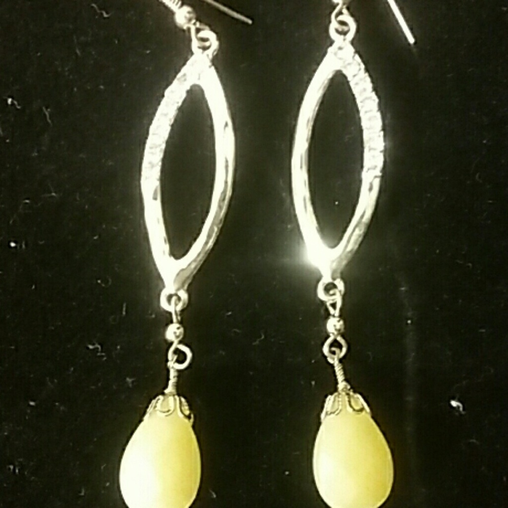 Earrings - Picture 3 of 4
