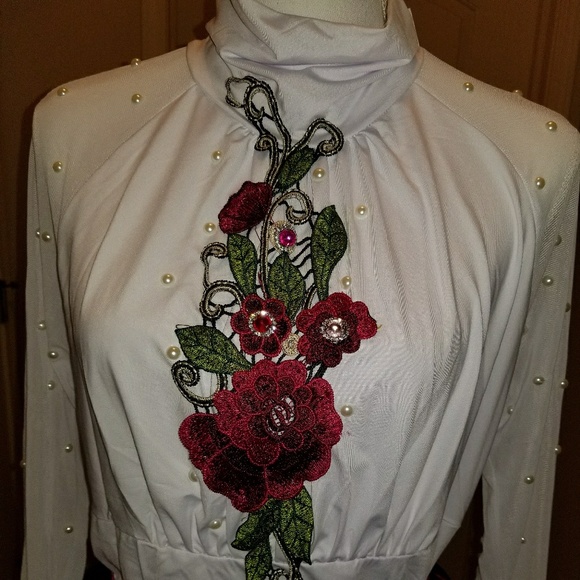 Imbroidered Blouse - Picture 2 of 5