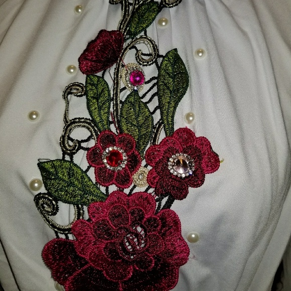Imbroidered Blouse - Picture 3 of 5