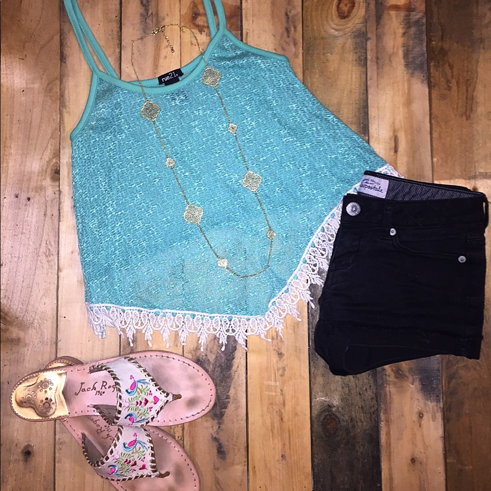 RUE 21 CROP TOP WOMENS