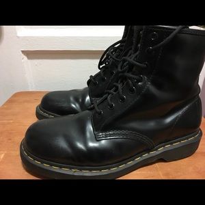 Dr Marten 1460 Boots Mens Size 9 women size 10