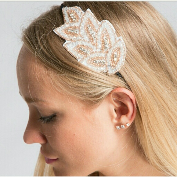 🆕 4 Feather Beaded Headband - Picture 2 of 8