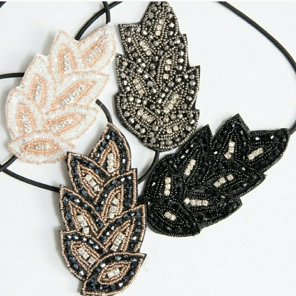 🆕 4 Feather Beaded Headband - Picture 8 of 8