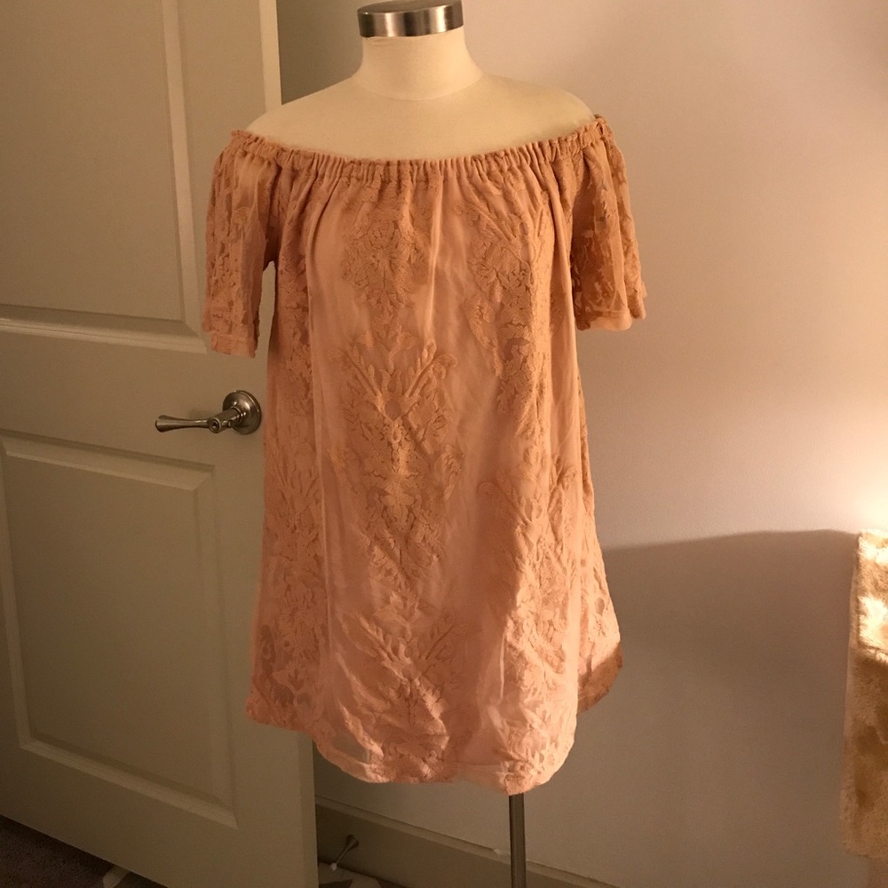 NWOT Peach Off the shoulder dress