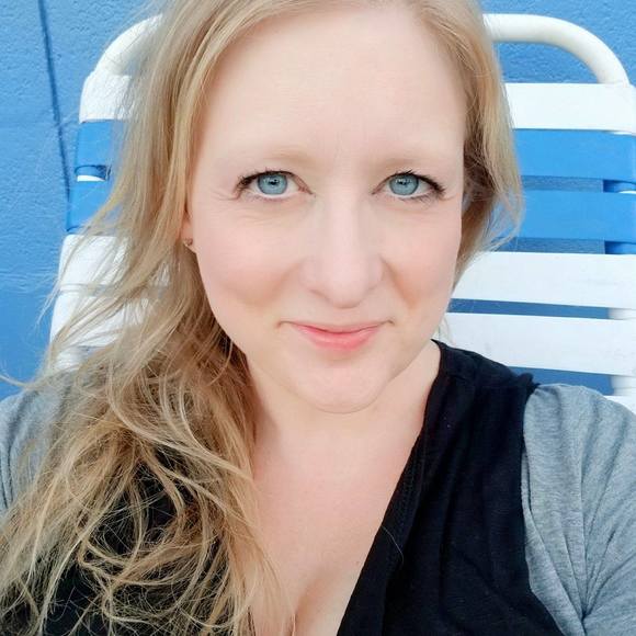 Meet your Posher, Emily - Picture 1 of 1