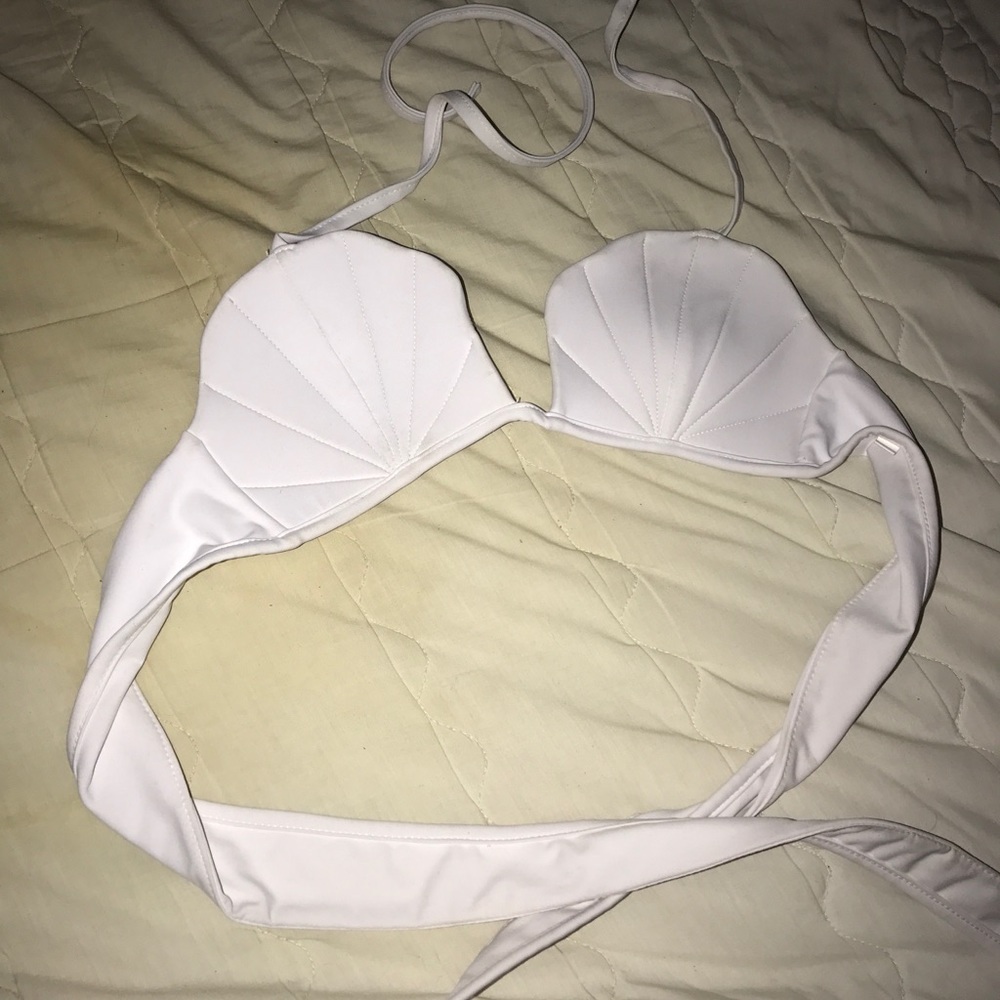 White Sea shell bikini top
