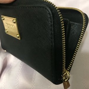 Michael Kors Wallet/ Wristlet ❤️