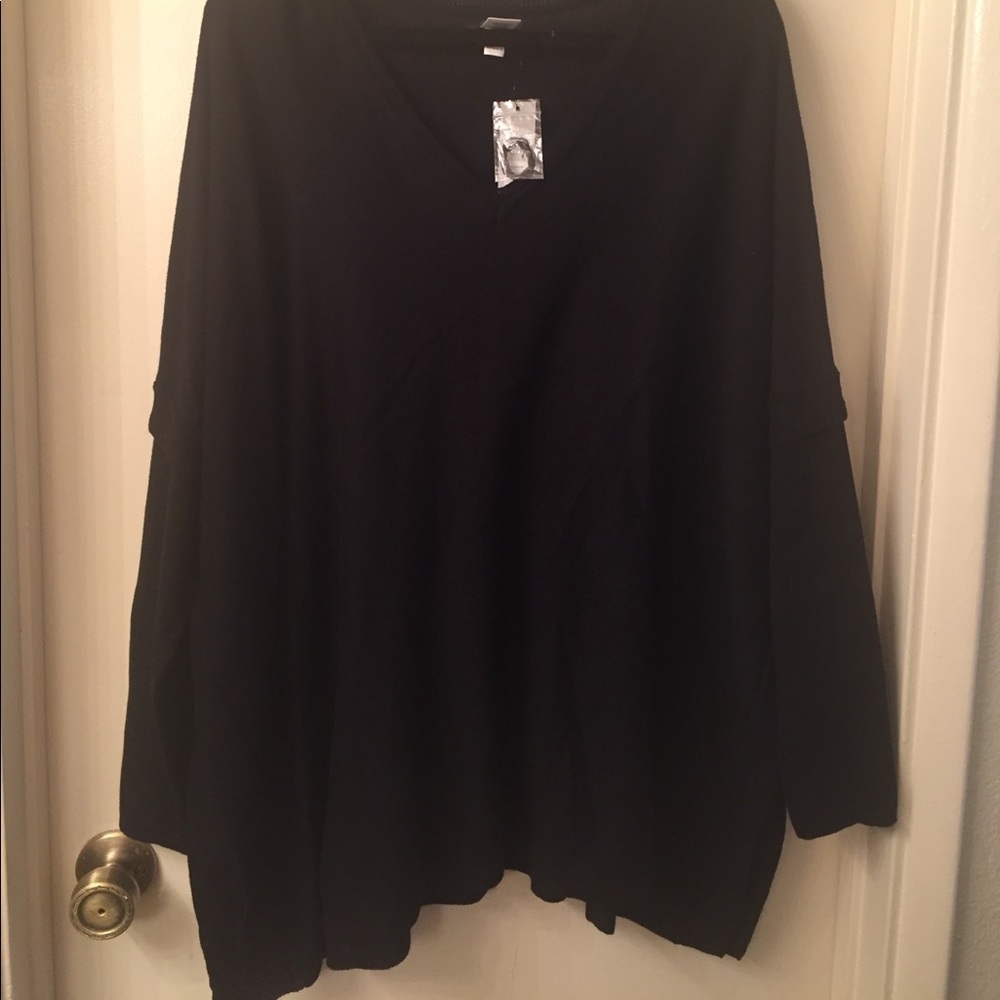 NWT L/XL Elle sweater