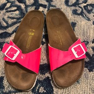 Birkenstock size 39 wide barley worn!!